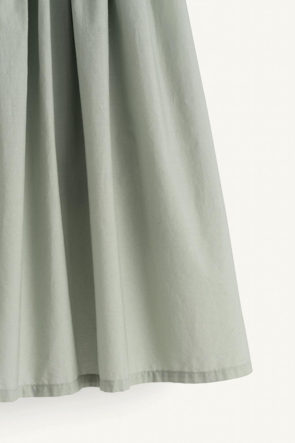 Платье-фартук с ограниченным тиражом с цветочнойвышивкой и оборками