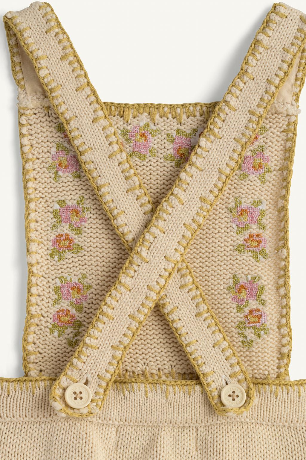 Платье с вышивкой крестиком и аппликацией цветов zara limited edition