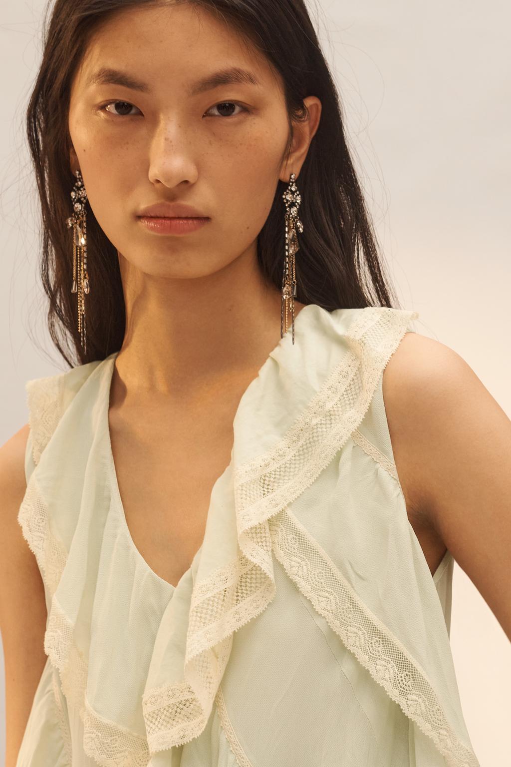 Платье из кружев с оборками limited edition