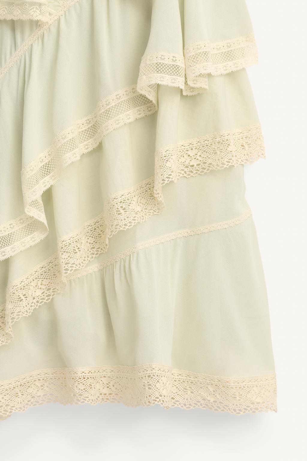 Платье из кружев с оборками limited edition