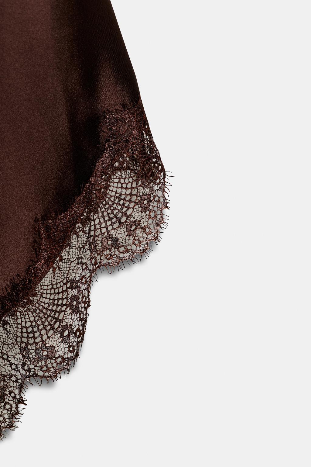 АТЛАСНОЕ ПЛАТЬЕ С КРУЖЕВОМ