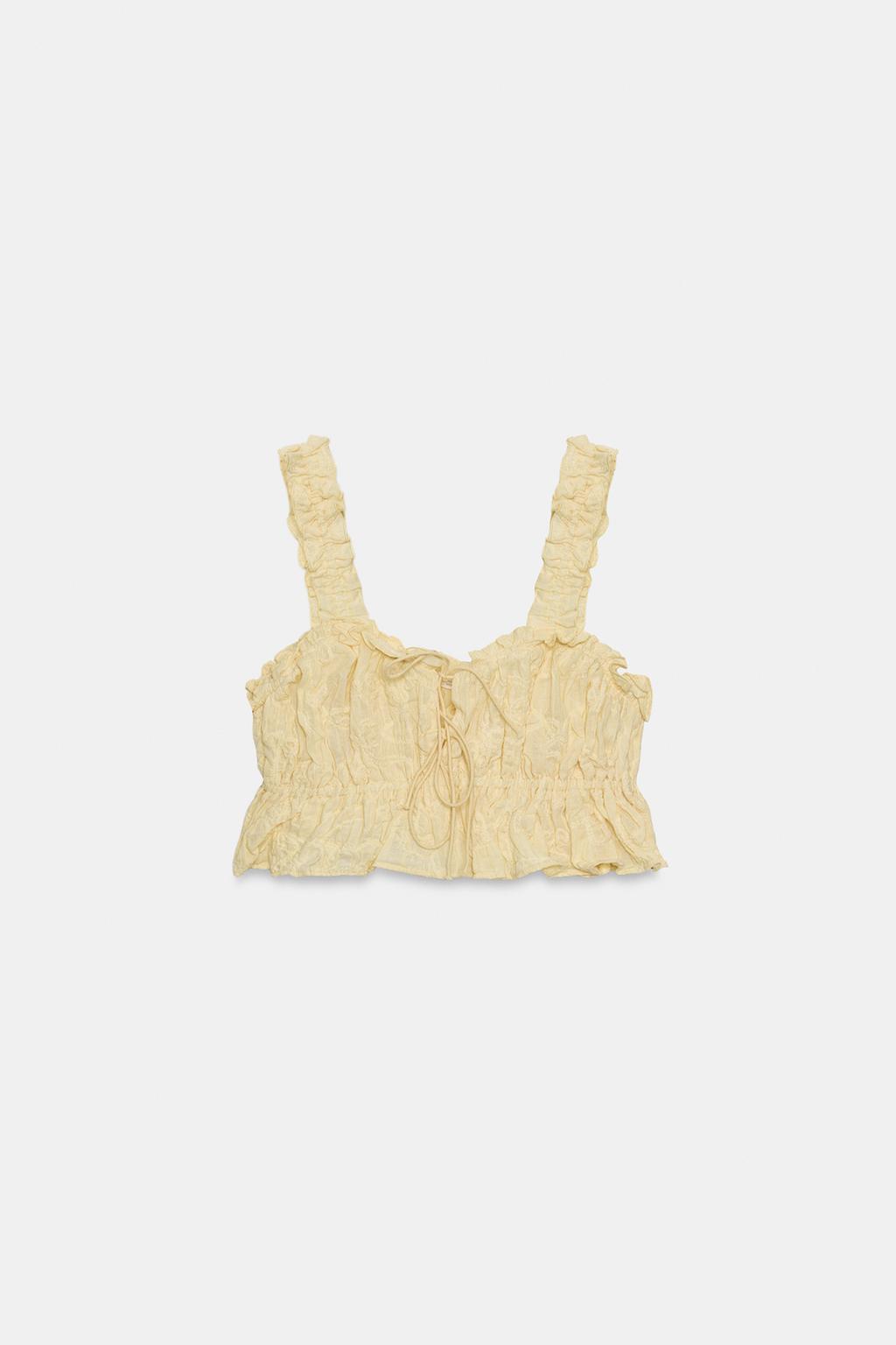 УКОРОЧЕННЫЙ ТОП С ВОЛАНАМИ И ТЕКСТУРОЙ