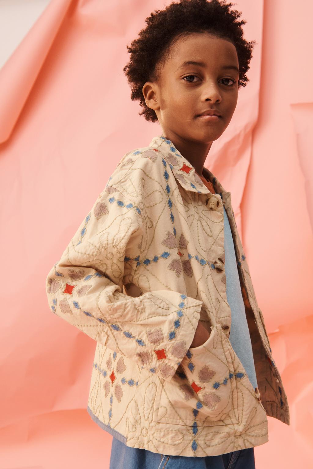 Эксклюзивная стеганая куртка с вышивкой