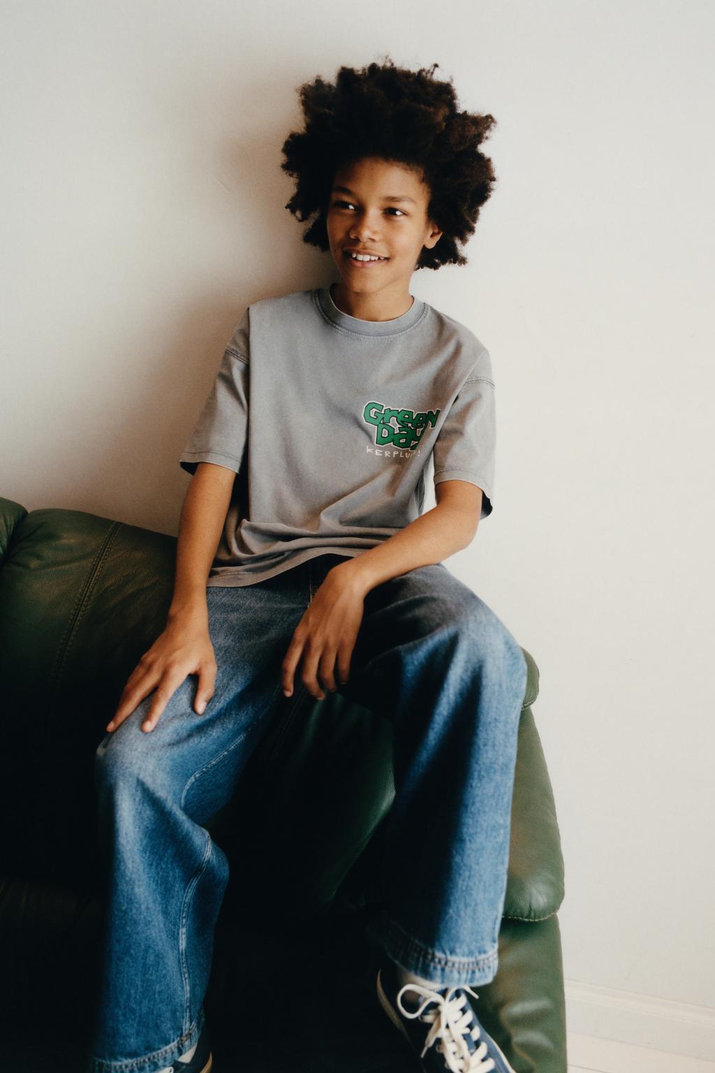 ФУТБОЛКА С ЭФФЕКТОМ ПОТЕРТОСТИ GREENDAY ®