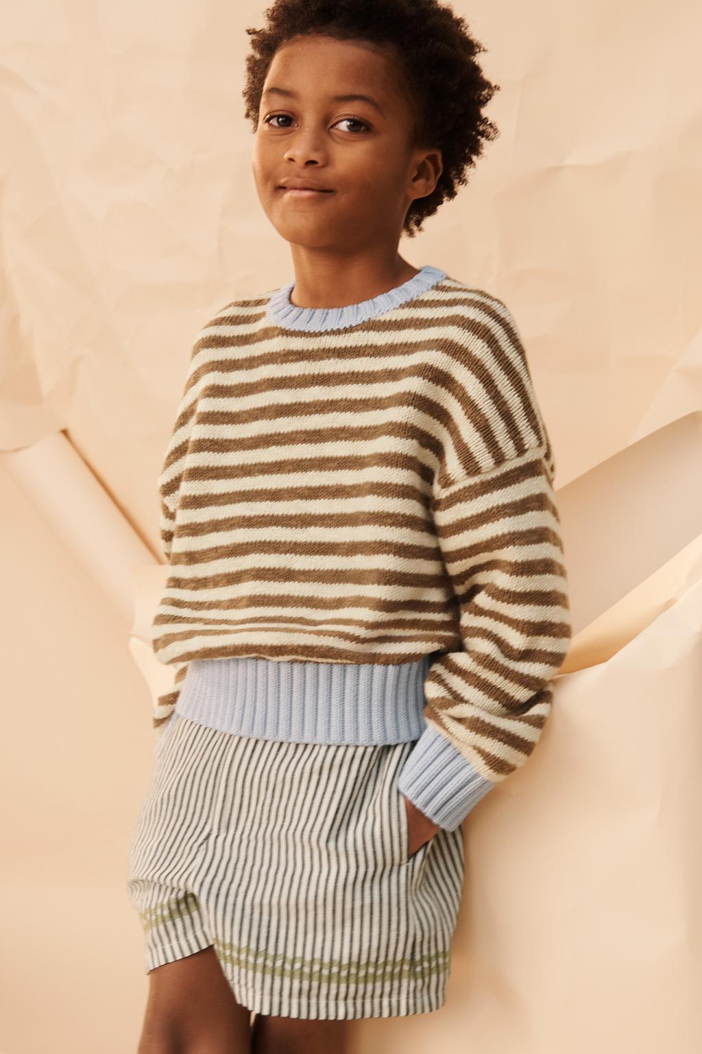 Шорты-бермуды с контрастной вышивкой и полосками limited edition