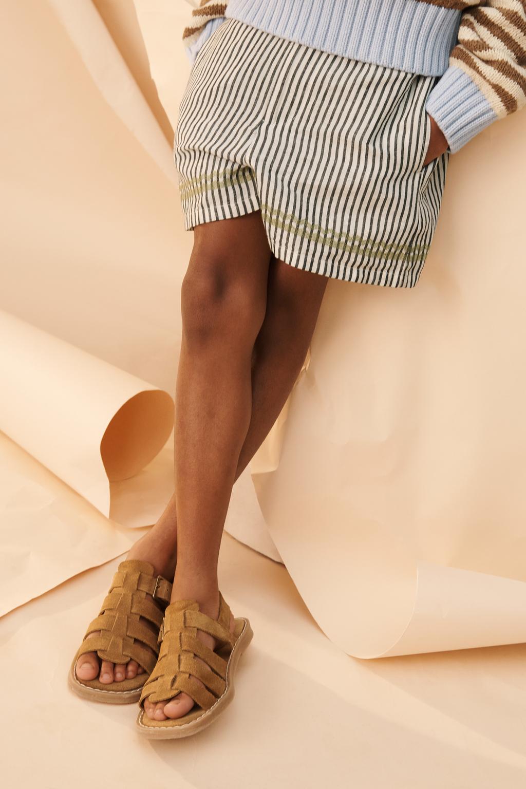 Шорты-бермуды с контрастной вышивкой и полосками limited edition