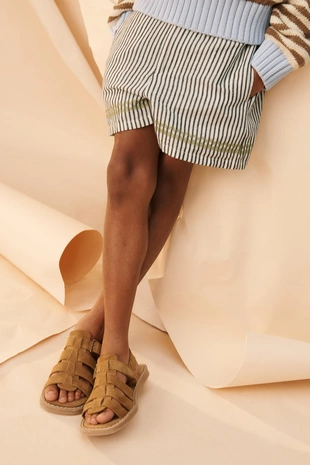 Шорты-бермуды с контрастной вышивкой и полосками limited edition- Заказать в России