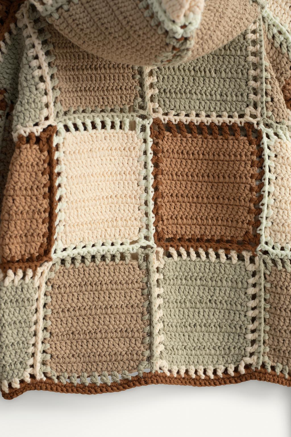 Кардиган с капюшоном из ажурных мотивов. лимитированное издание