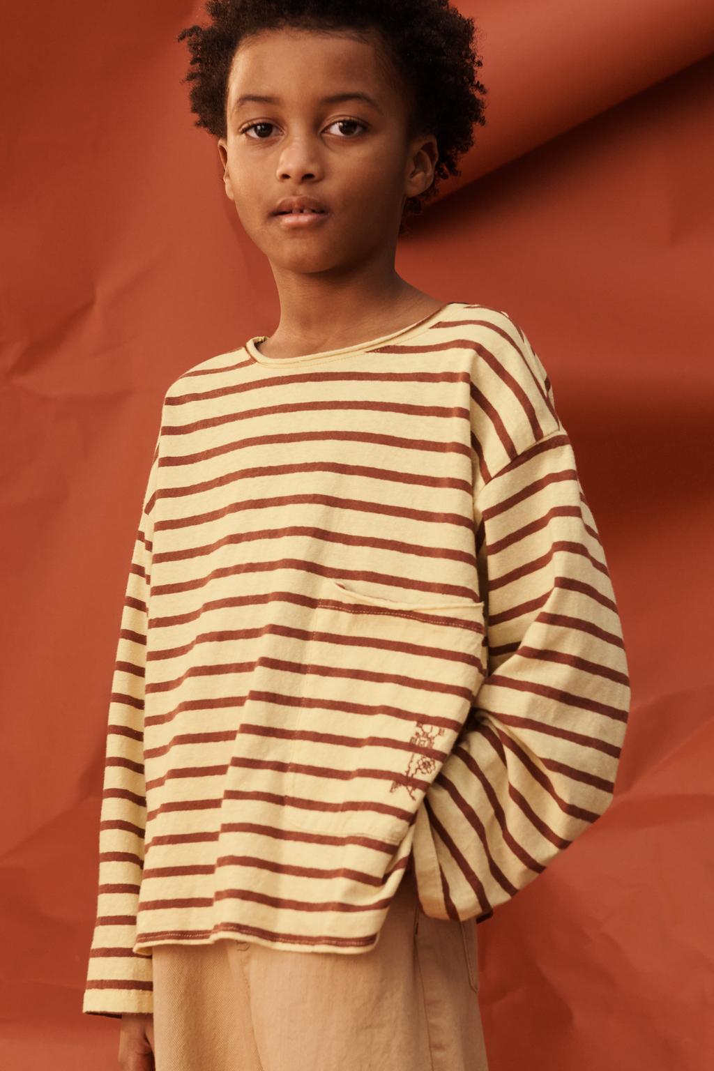 Футболка в полоску limited edition с вышитым цветком