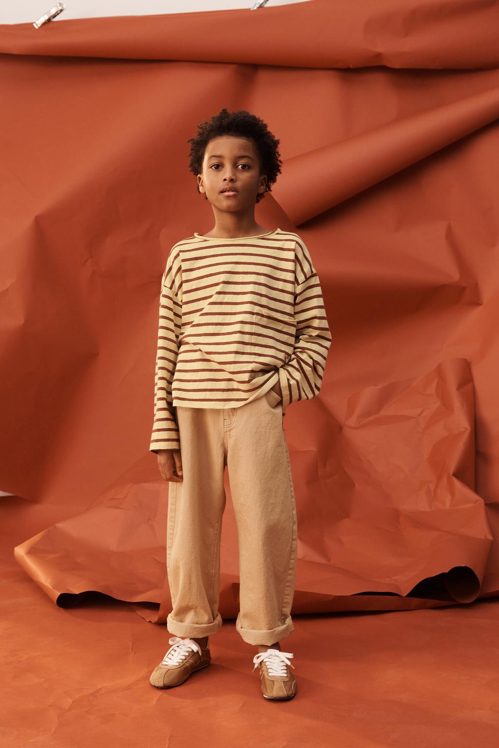 Футболка в полоску limited edition с вышитым цветком