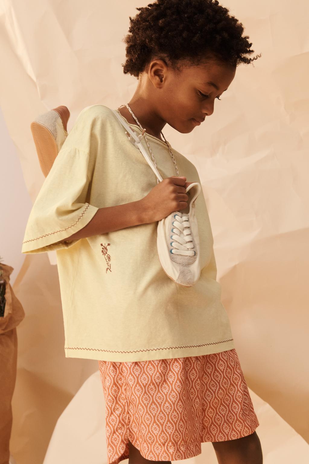 Футболка из хлопка и льна с вышивкой limited edition