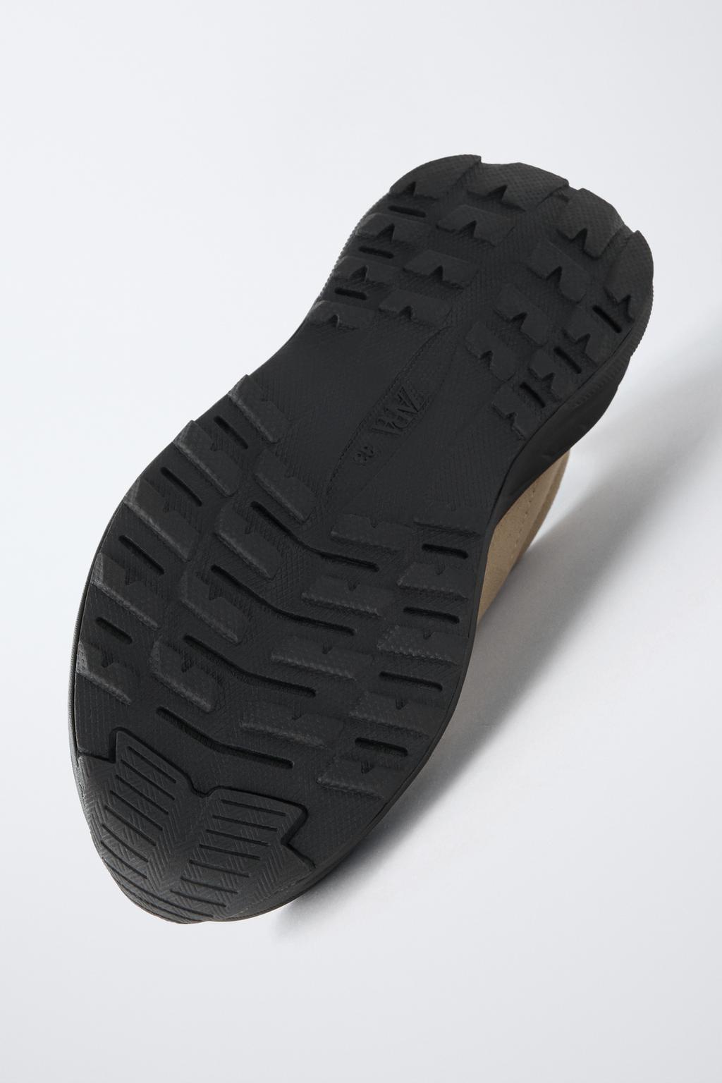 ТЕХНИЧНЫЕ КРОССОВКИ