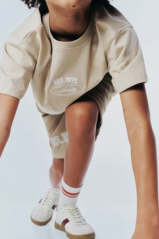 Шорты-джоггеры из мягкой ткани- Заказать в России