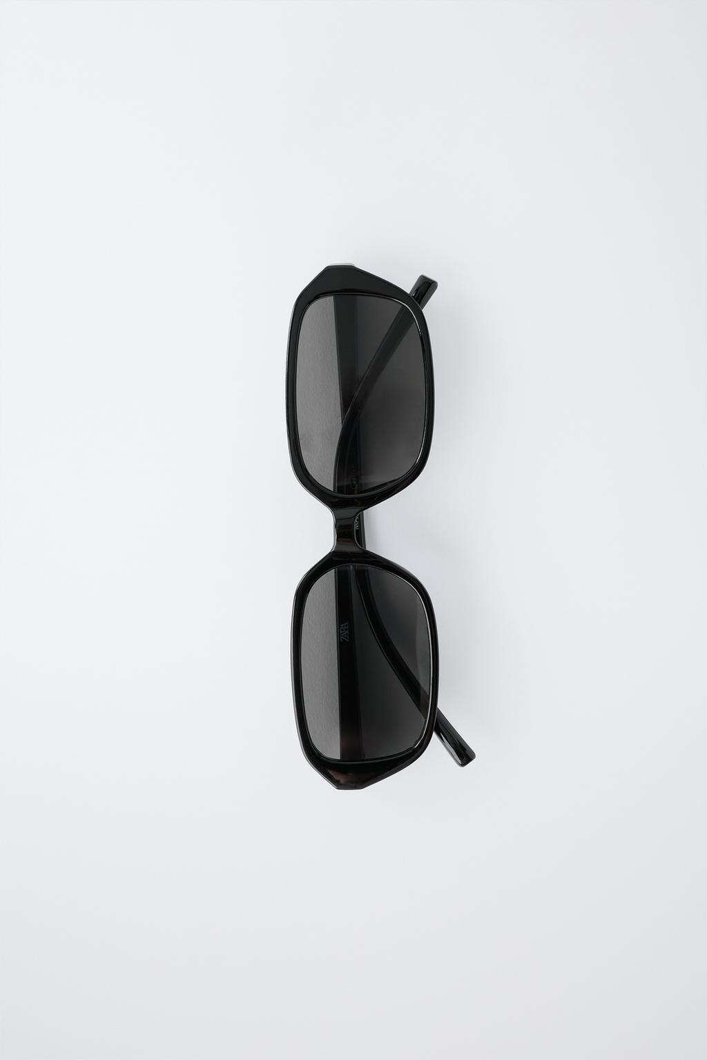 ПРЯМОУГОЛЬНЫЕ СОЛНЦЕЗАЩИТНЫЕ ОЧКИ В ПЛАСТИКОВОЙ ОПРАВЕ