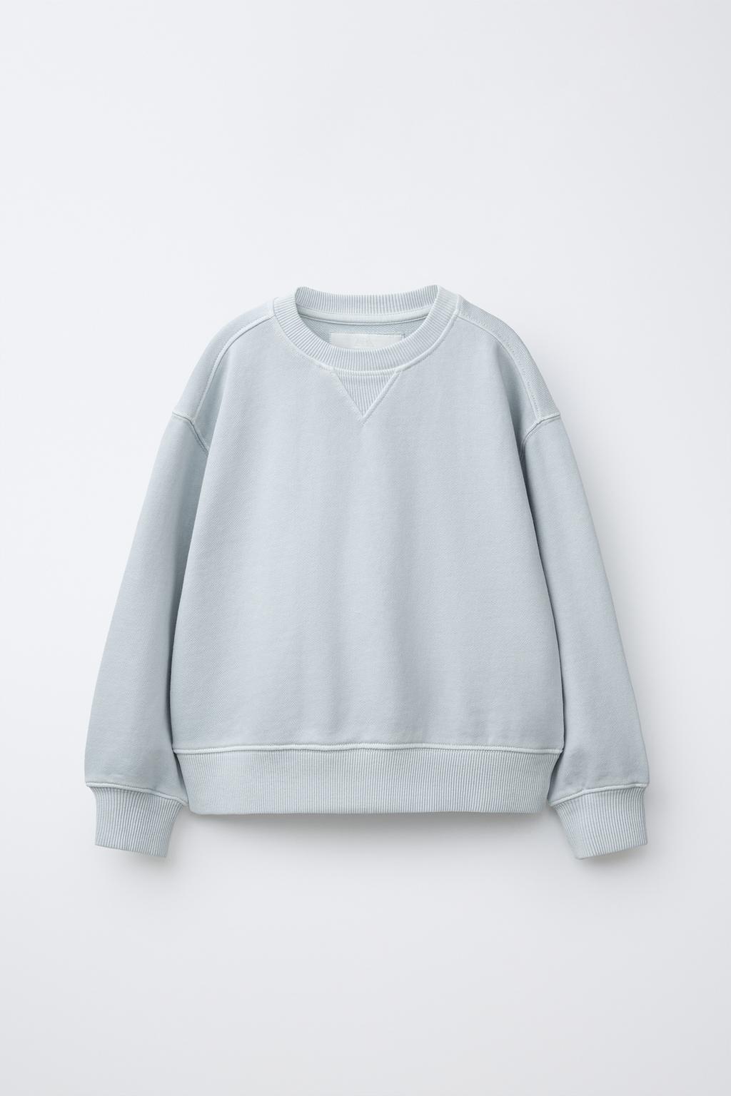 ОДНОТОННАЯ ТОЛСТОВКА ИЗ КРАШЕНОЙ ТКАНИ