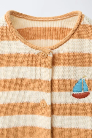 Вязаный песочник в полоску с вышитой лодкой- Заказать в России