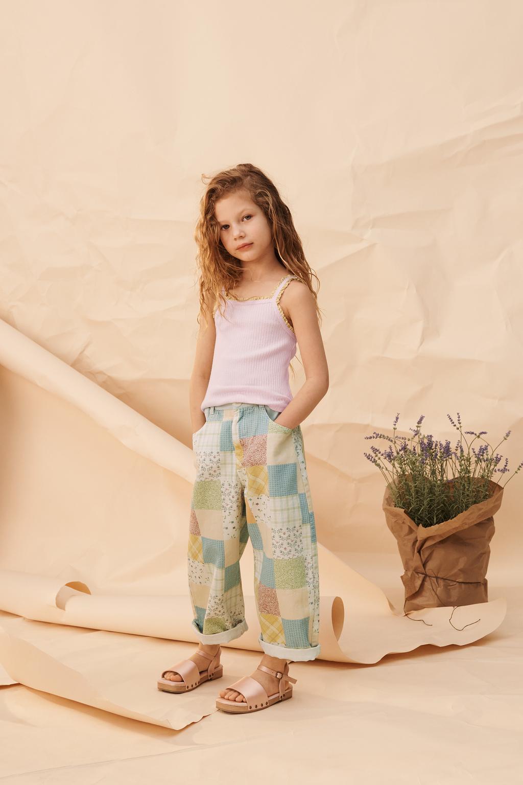 Сандалии с заклепками limited edition