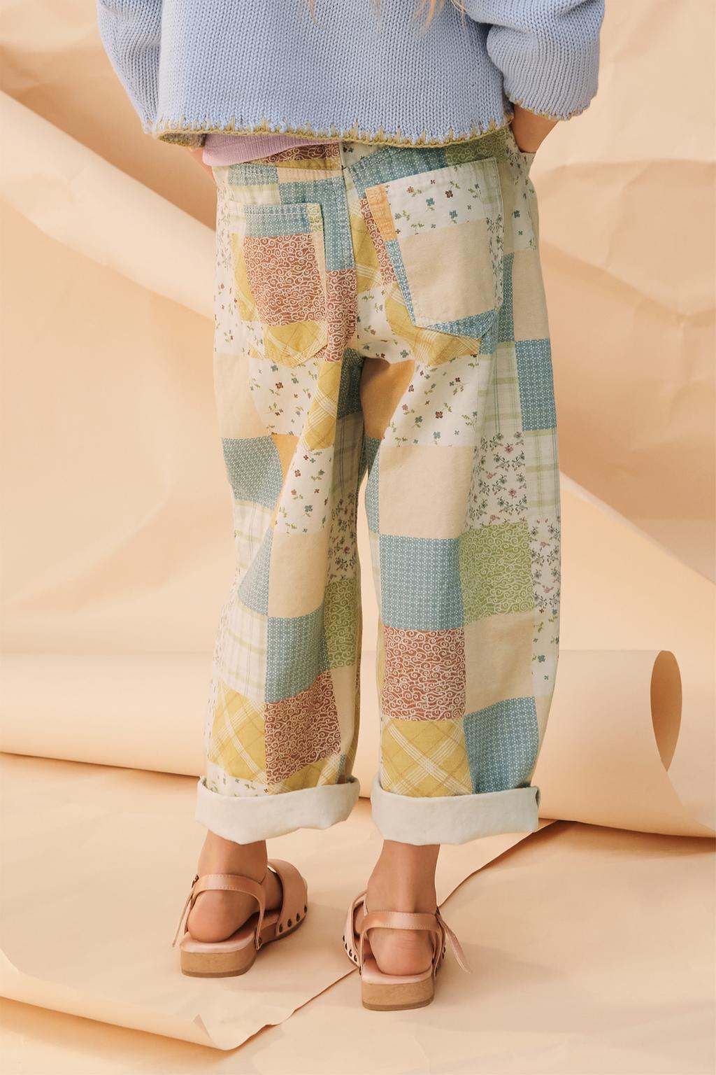 Сандалии с заклепками limited edition