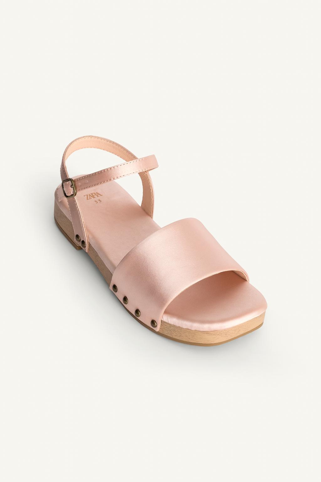 Сандалии с заклепками limited edition