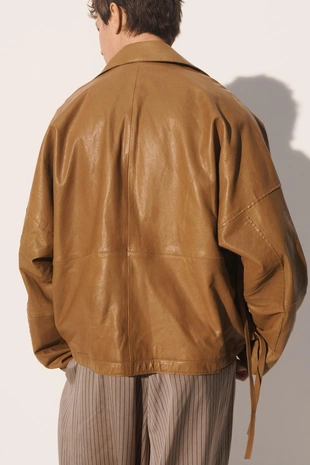 Удобная куртка из натуральной кожи свободного кроя- Заказать в России