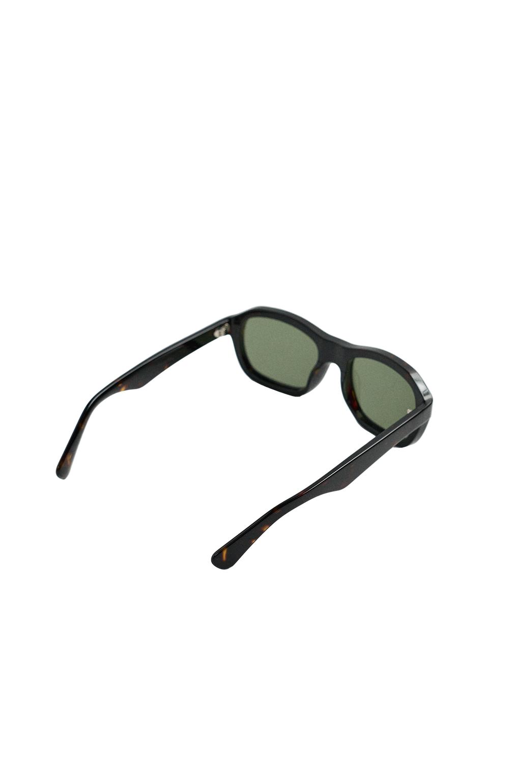 СОЛНЦЕЗАЩИТНЫЕ ОВАЛЬНЫЕ ОЧКИ