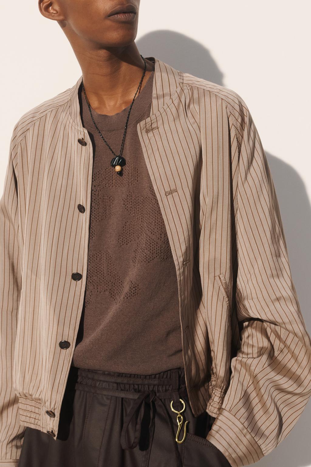 Укороченная удобная полосатая куртка из вискозы и купро