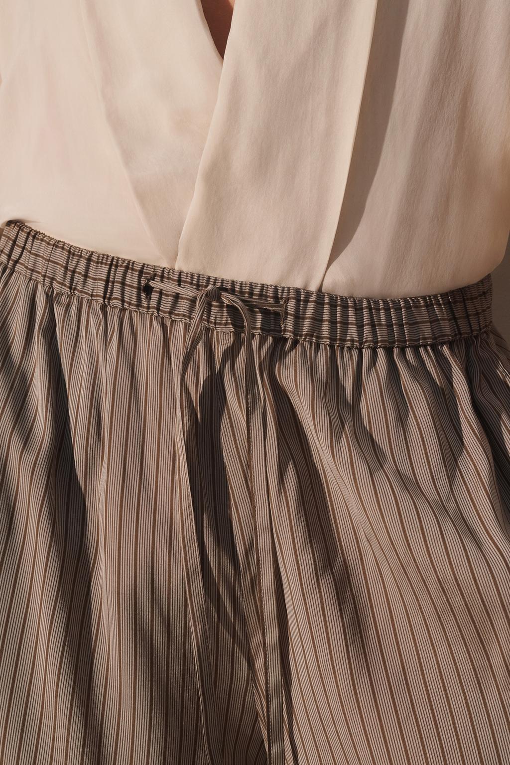 Брюки свободного кроя из вискозы и купро в полоску