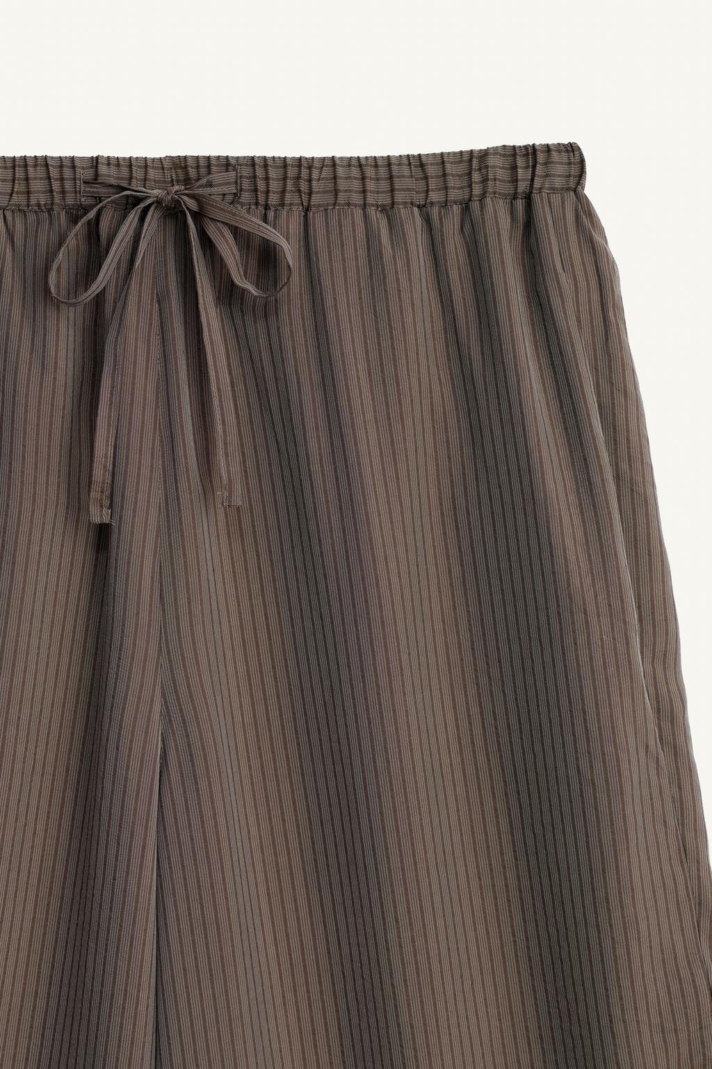 Брюки свободного кроя из вискозы и купро в полоску