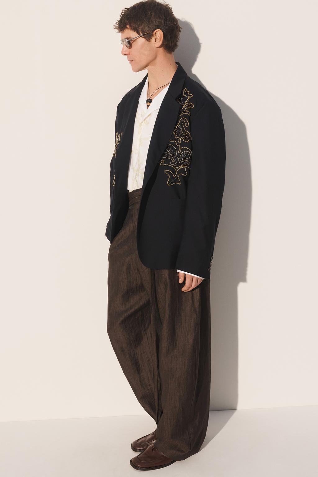 Пиджак свободного кроя с контрастной вышивкой