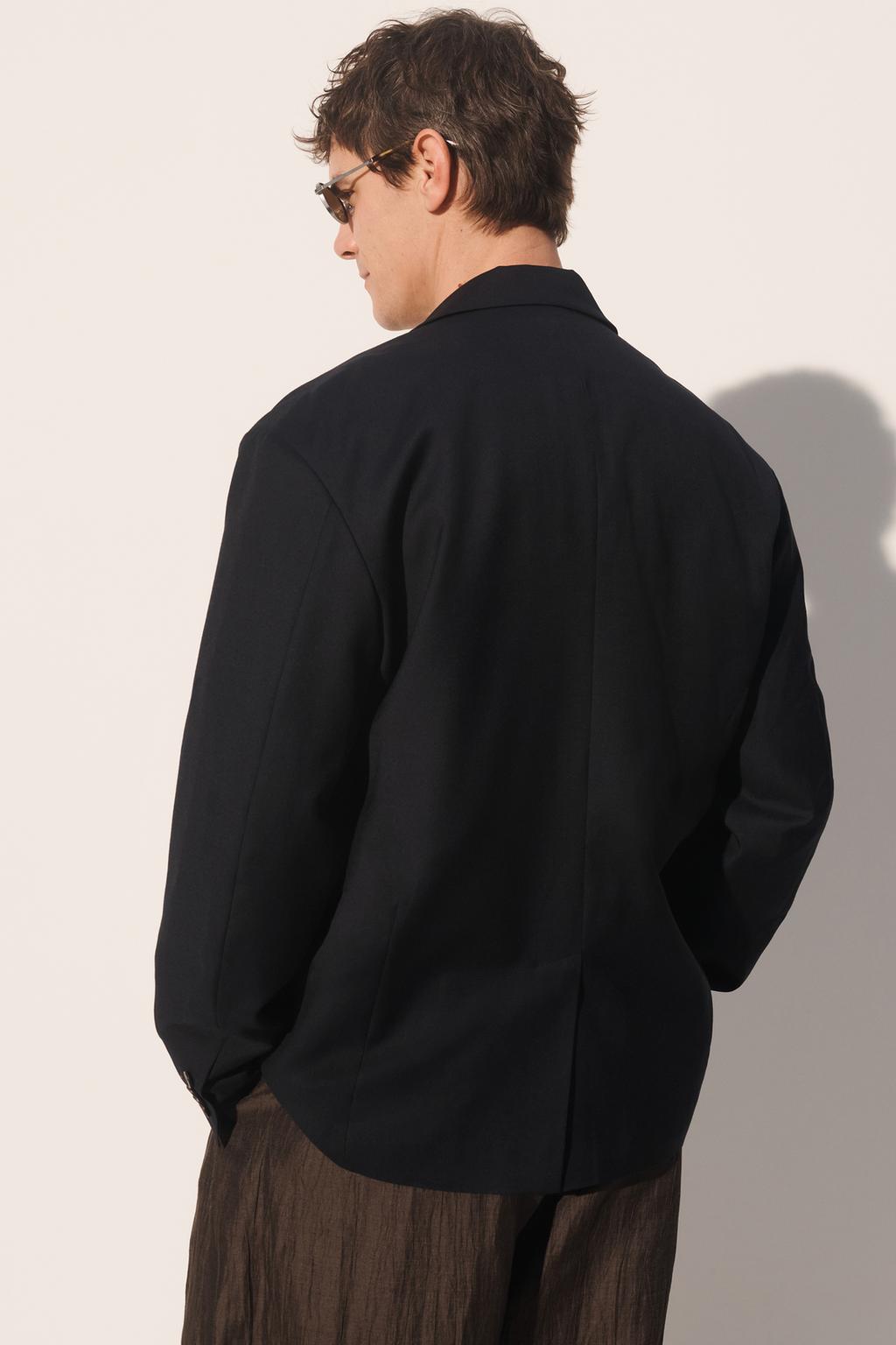 Пиджак свободного кроя с контрастной вышивкой