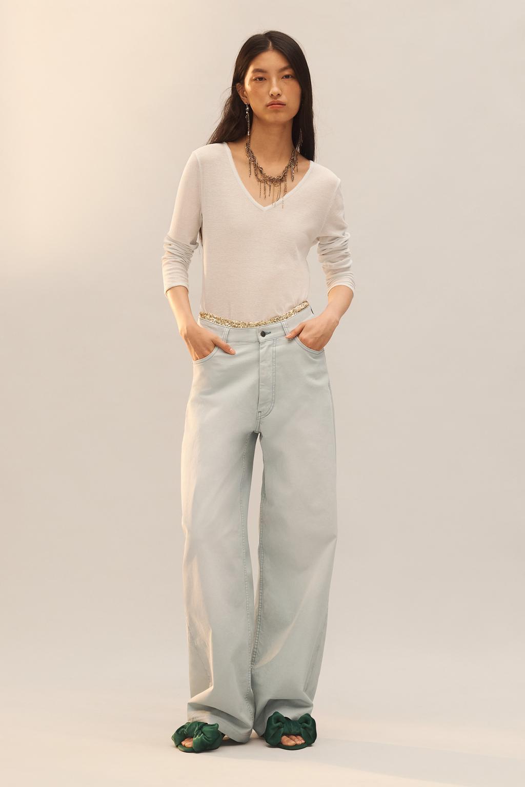 Футболка с v-образным вырезом limited edition