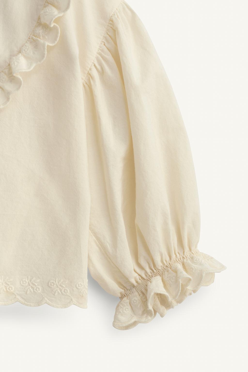 Рубашка с вышивкой цветов и оборками limited edition