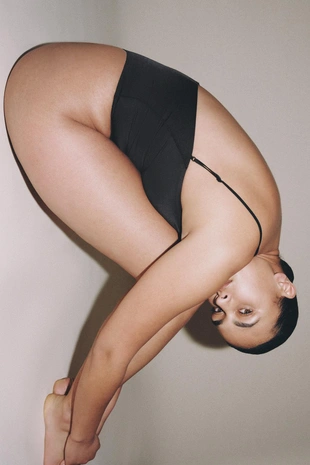 Боди из полиамида на бретелях- Заказать в России