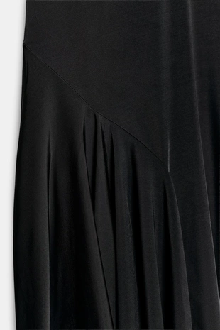 Платье асимметричного кроя на бретелях- Заказать в России