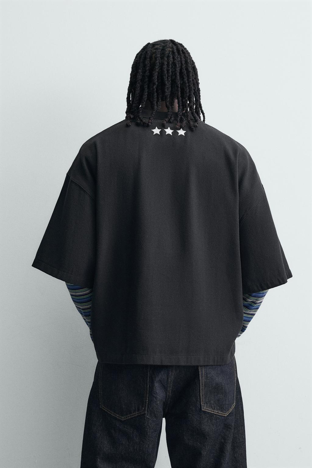 ПОЛО С ВЫШИВКОЙ ИЗ РЕЛЬЕФНОГО ТРИКОТАЖА