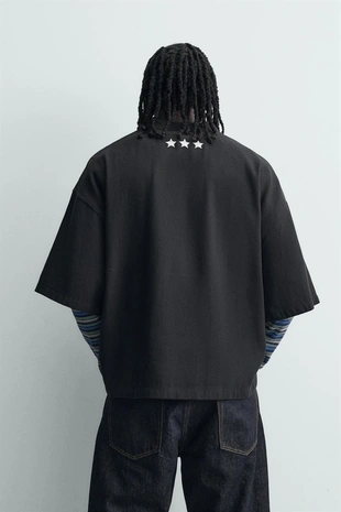 Поло с вышивкой из рельефного трикотажа- Заказать в России