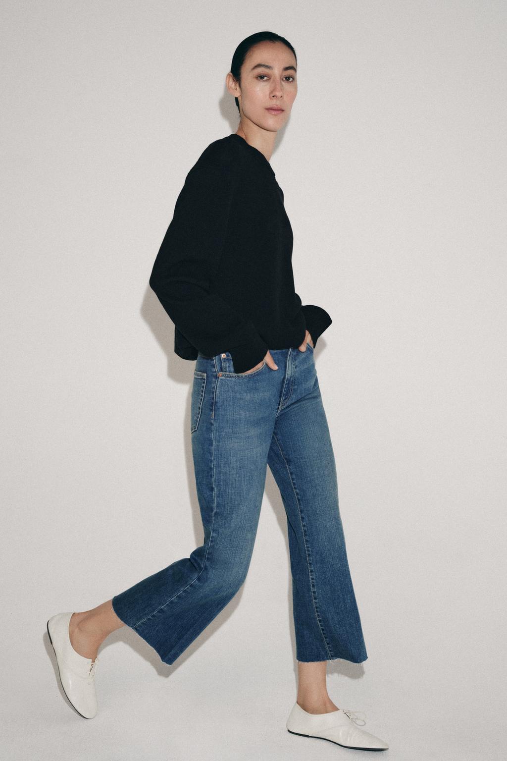 УКОРОЧЕННЫЕ ДЖИНСЫ-КЛЕШ СО СРЕДНЕЙ ПОСАДКОЙ — ZW COLLECTION