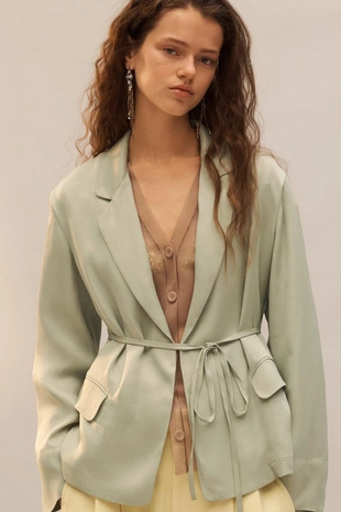 Эксклюзивный атласный блейзер с карманами- Заказать в России