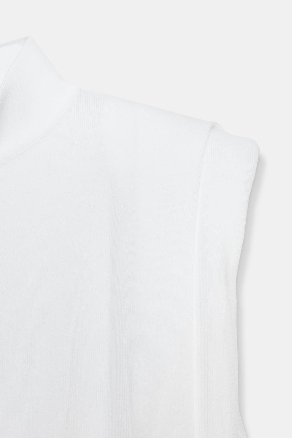 ТРИКОТАЖНЫЙ ТОП С ОТКРЫТОЙ СПИНОЙ