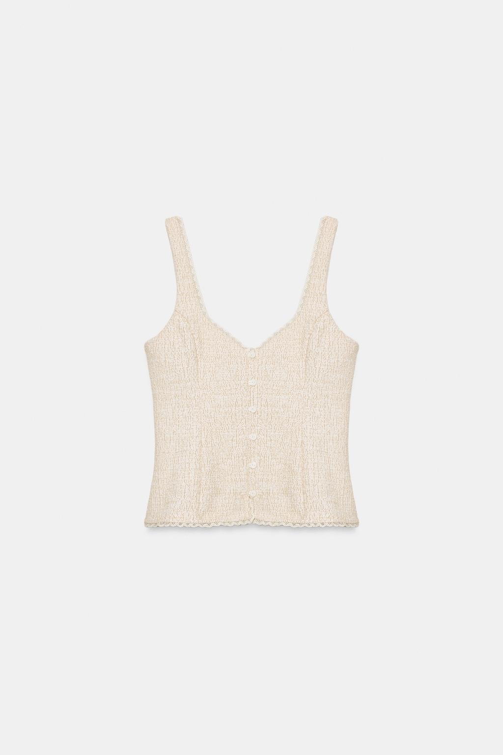 ТОП ИЗ РЕЛЬЕФНОЙ ТКАНИ С ПУГОВИЦАМИ