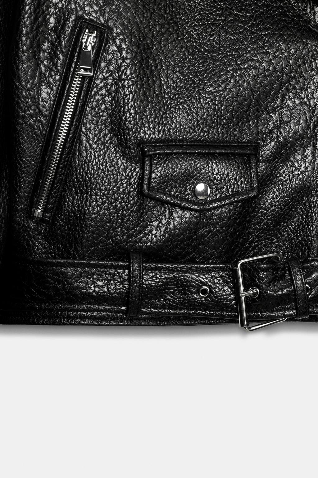 КУРТКА В БАЙКЕРСКОМ СТИЛЕ ИЗ ИСКУССТВЕННОЙ КОЖИ