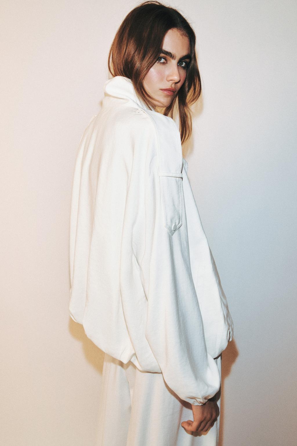 КУРТКА С ВОРОТНИКОМ-СТОЙКОЙ