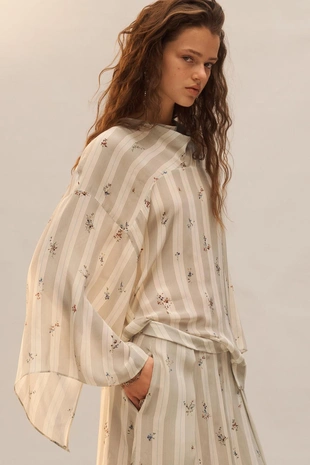Блуза с полосками и цветочным узором лимитированной коллекции- Заказать в России