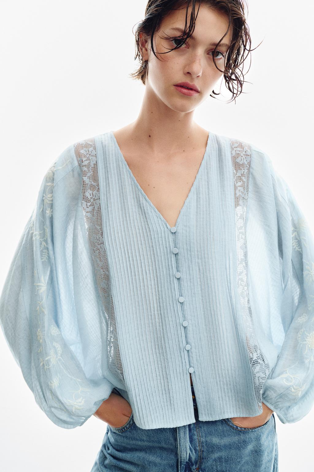 БЛУЗА С КОНТРАСТНОЙ ВЫШИВКОЙ