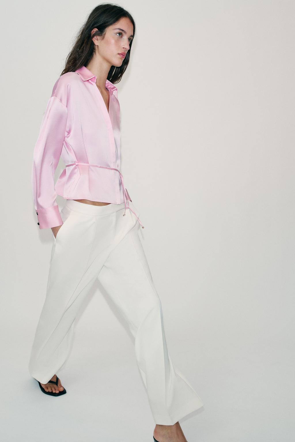 АТЛАСНАЯ БЛУЗКА С ТОНКИМ ПОЯСОМ