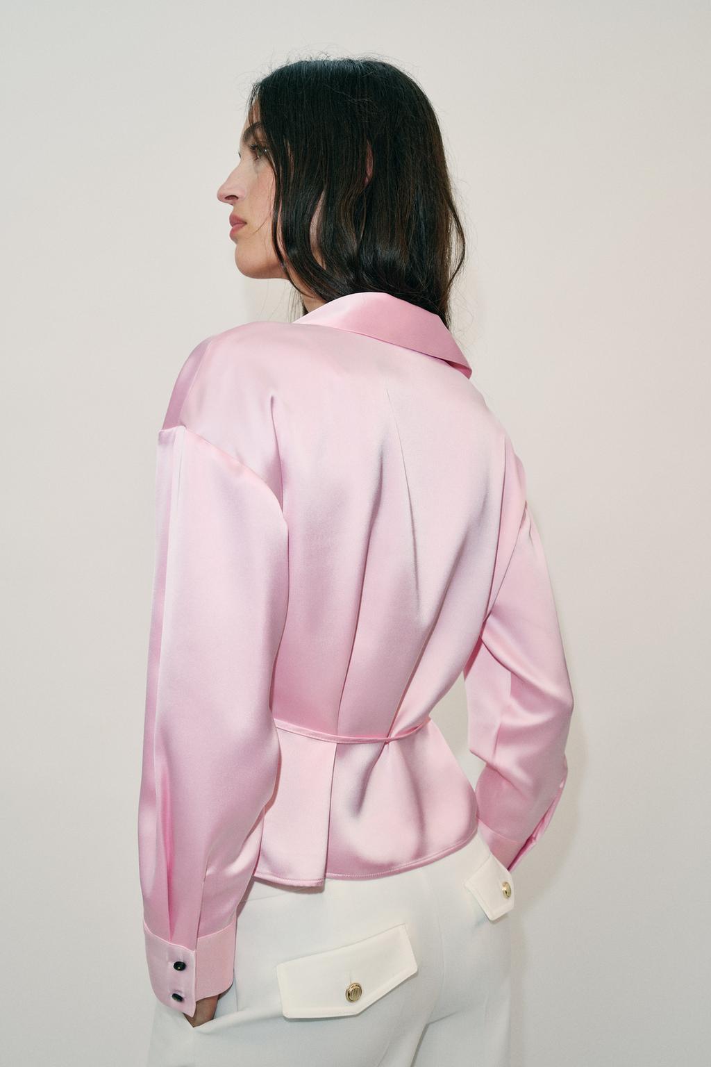 АТЛАСНАЯ БЛУЗКА С ТОНКИМ ПОЯСОМ