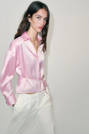 Атласная блузка с тонким поясом- Заказать в России