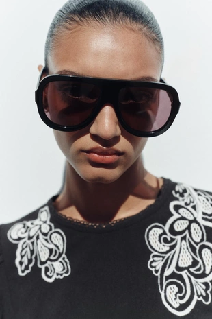 Блуза с вышивкой и объемными рукавами- Заказать в России