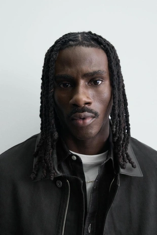 Джинсовая куртка с комбинированным воротником- Заказать в России