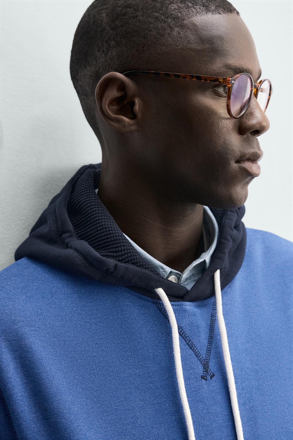 ХУДИ В СТИЛЕ КОЛОР-БЛОК С КАПЮШОНОМ И ВАФЕЛЬНЫМ УЗОРОМ